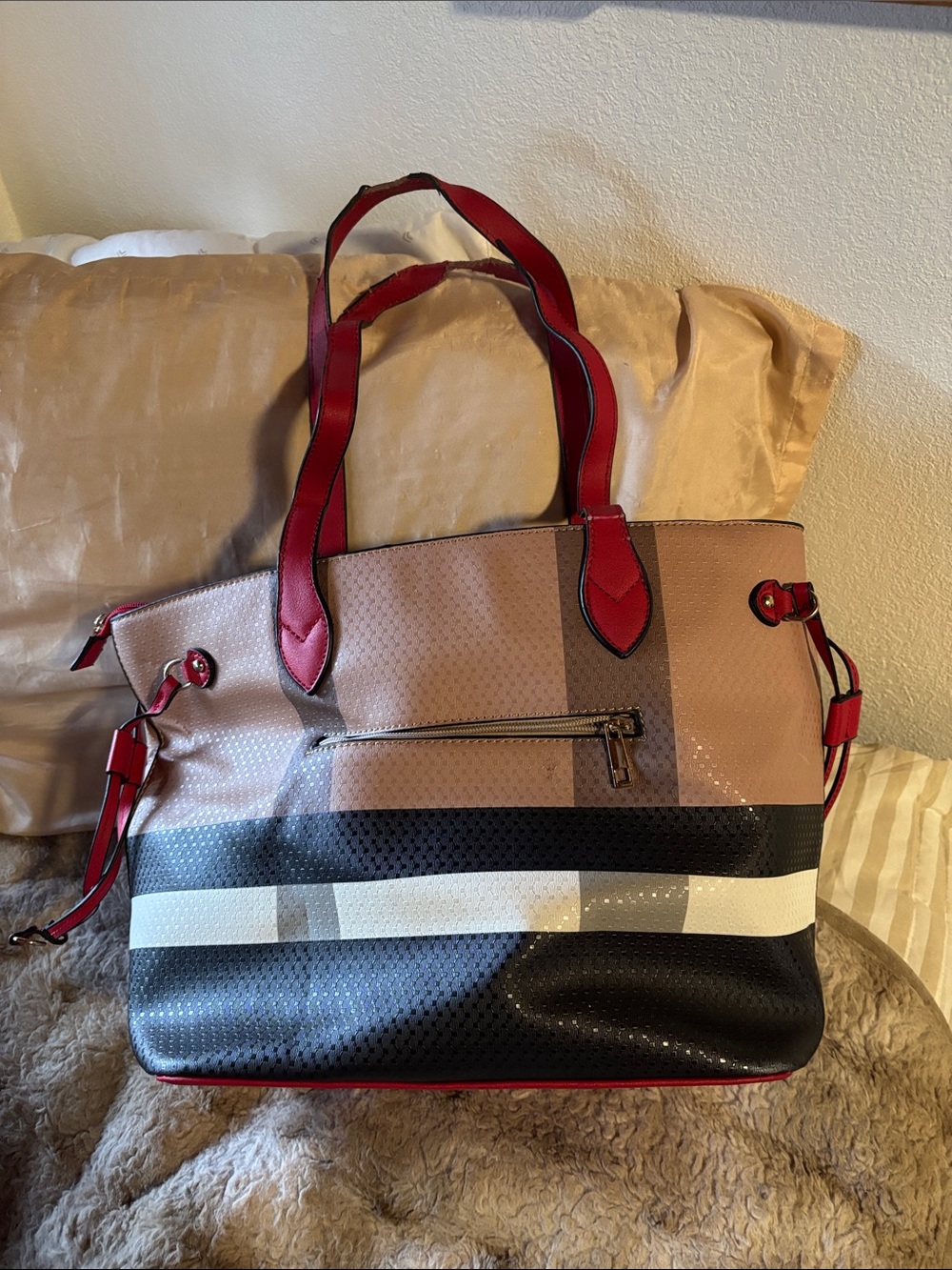 Classic Colorblock Tote Bag in Beige, Black & Red